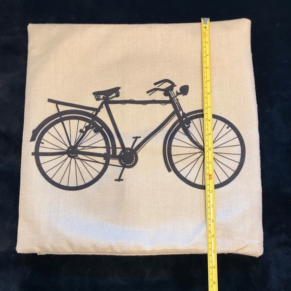 Bicycle Bike Pillow Pillowcase NWOT
Bike & Wheel Antique Vintage Look
Zipper - Picture 10 of 10